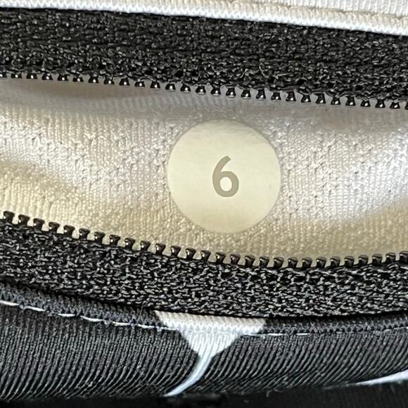 Lululemon Run For Your Life Crop Leggings Black with Chevron White Waist Size‎ 6 - Picture 11 of 11